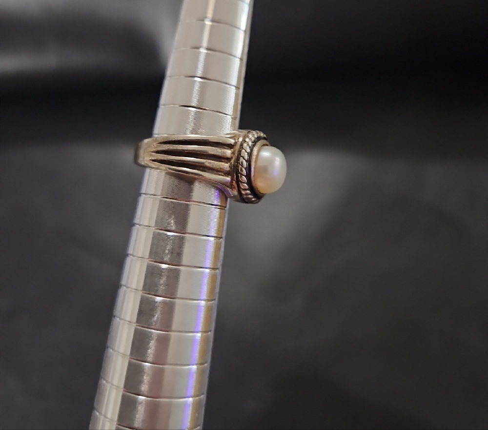 Genuine Pearl Ring in Silver Setting - Picture 10 of 10